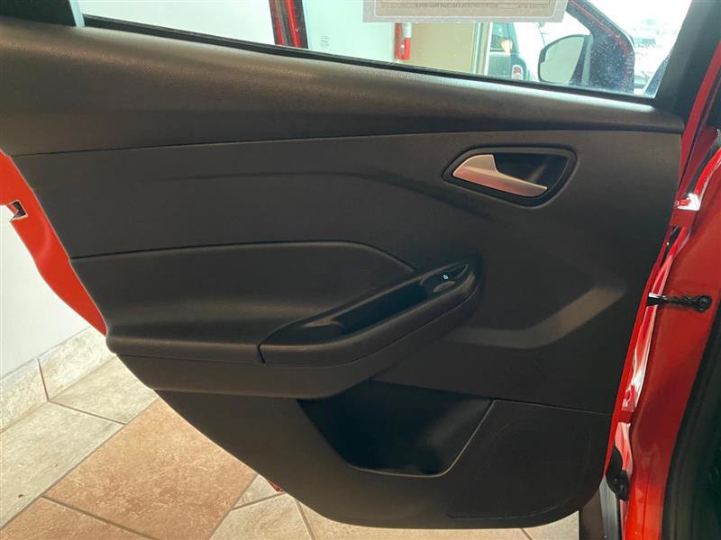 Used 2015 Ford Focus SE FWD image 73