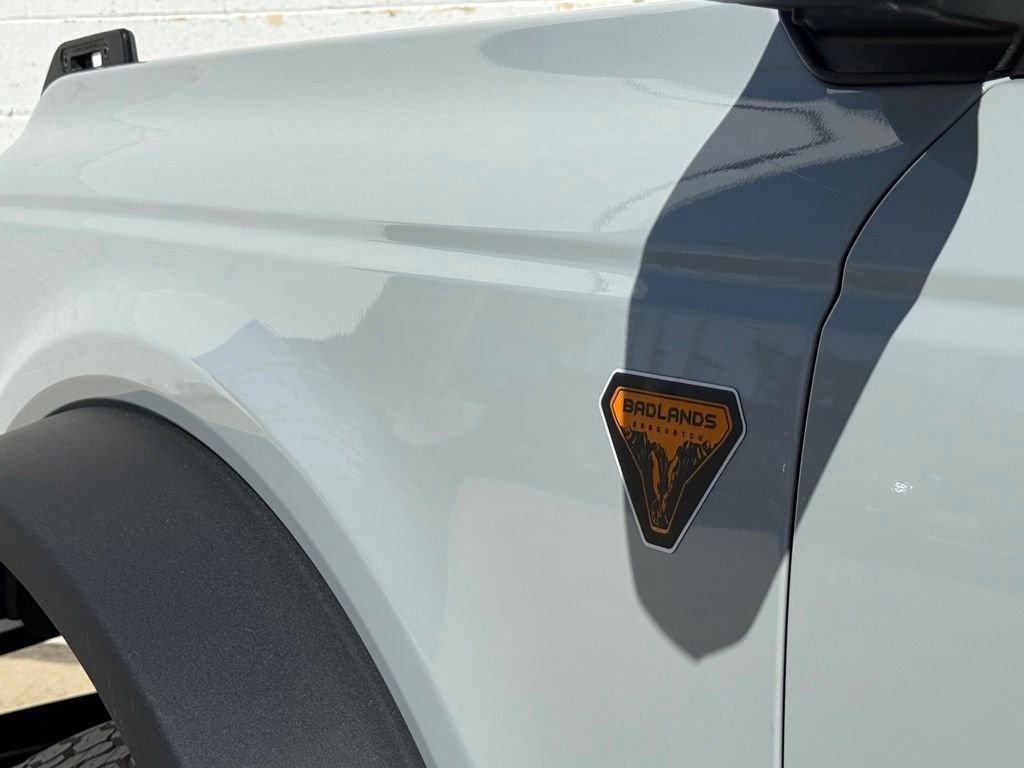 New 2026 Ford Bronco Badlands w/ Sasquatch Package AWD/4WD image 17