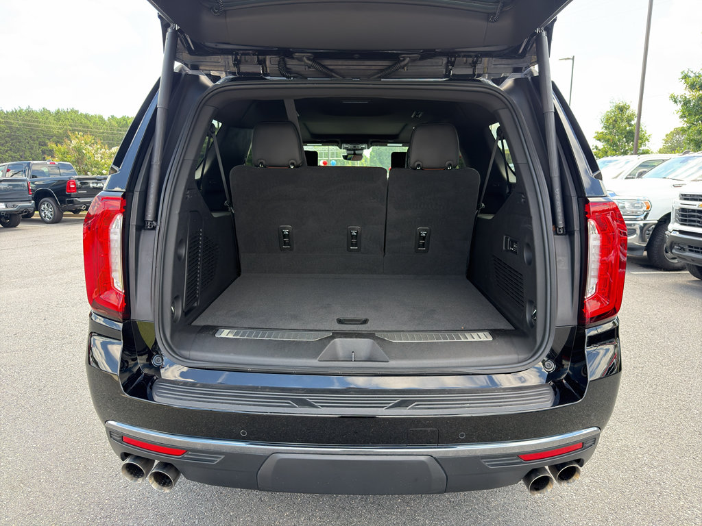 Used 2023 GMC Yukon XL Denali Ultimate AWD/4WD image 9