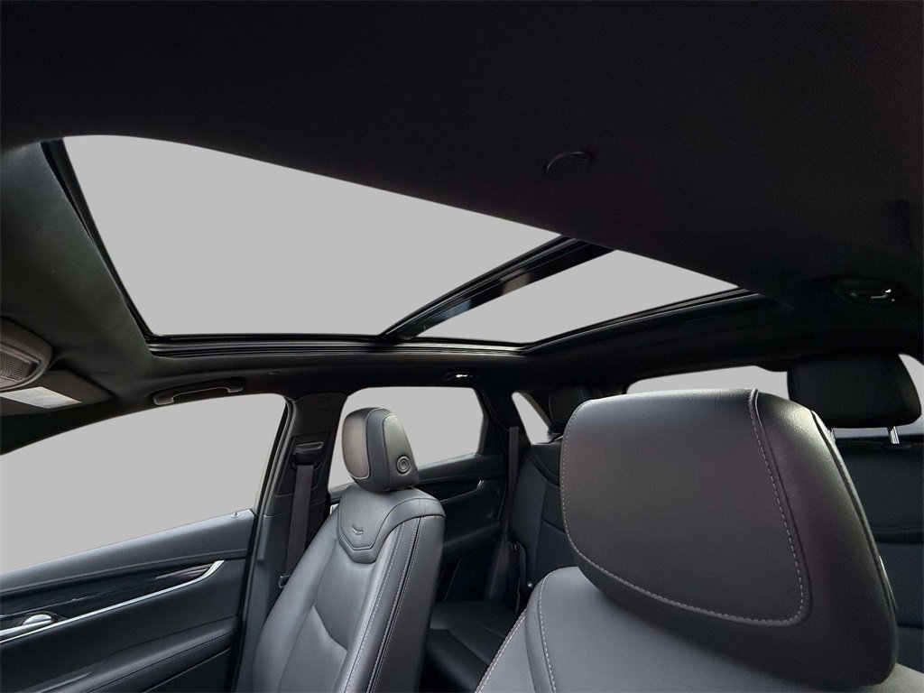 Used 2025 Cadillac XT5 Premium Luxury image 23