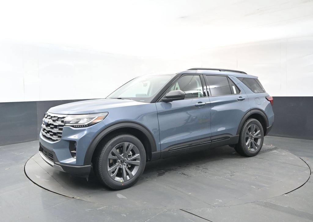 New 2026 Ford Explorer Active w/ Active Comfort Package AWD/4WD image 2