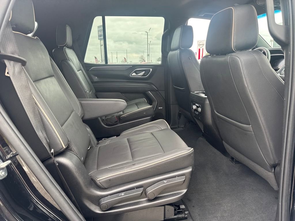 Used 2022 GMC Yukon SLT w/ SLT Luxury Package image 13