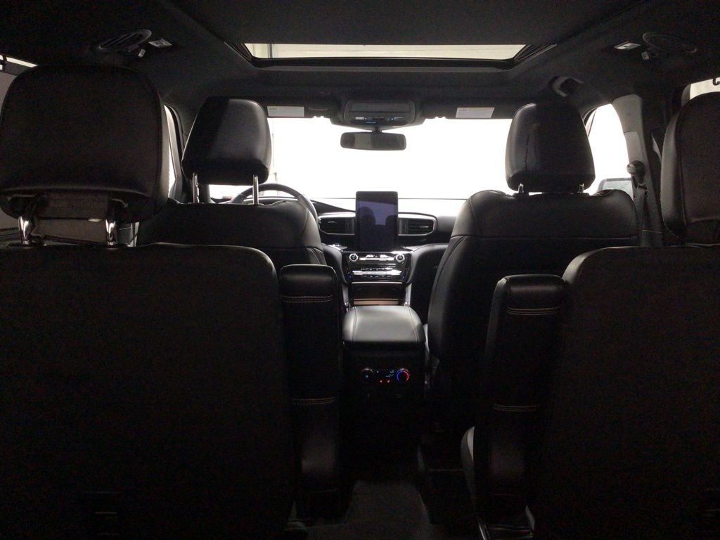 Used 2024 Ford Explorer ST w/ Technology Package image 23