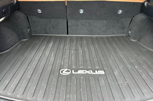 Used 2026 Lexus UX 300h FWD w/ Accessory Package (Z2) image 18