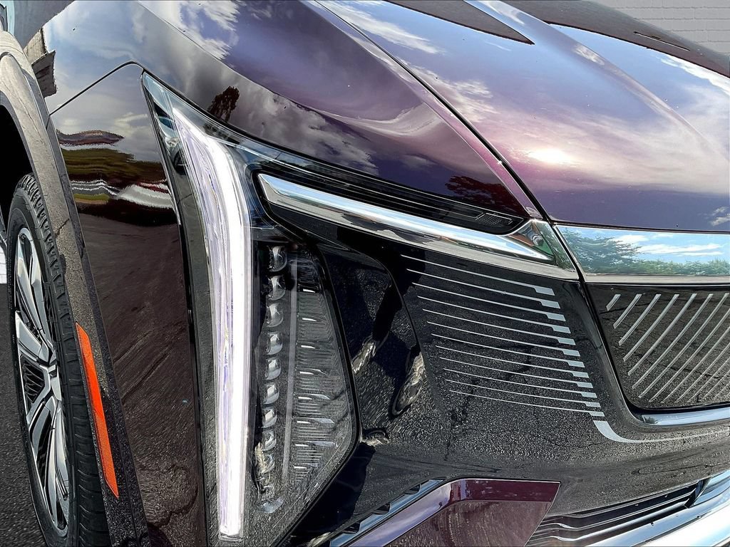 Used 2025 Cadillac Escalade IQ Luxury 2 w/ LPO, Premium Carpet Package AWD/4WD image 28