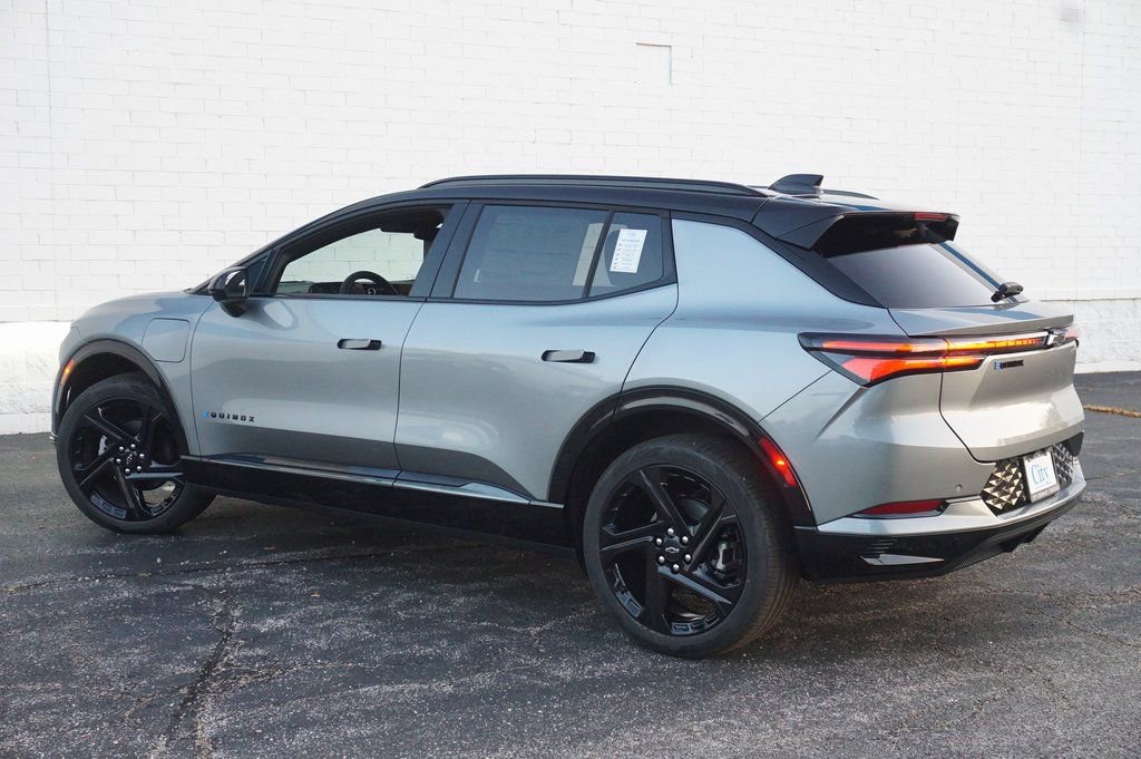 New 2026 Chevrolet Equinox EV RS image 8