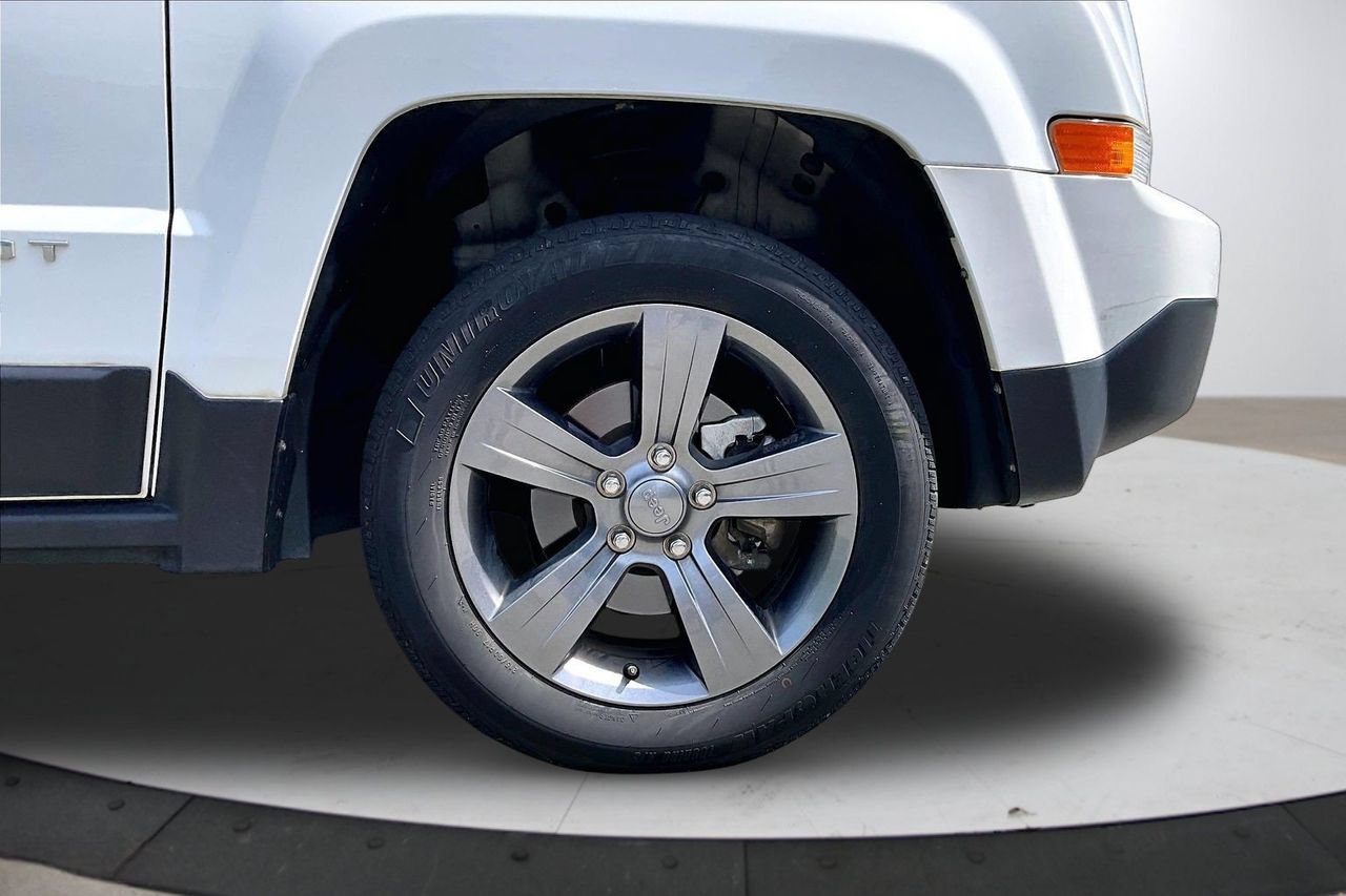 Used 2015 Jeep Patriot High Altitude FWD image 31