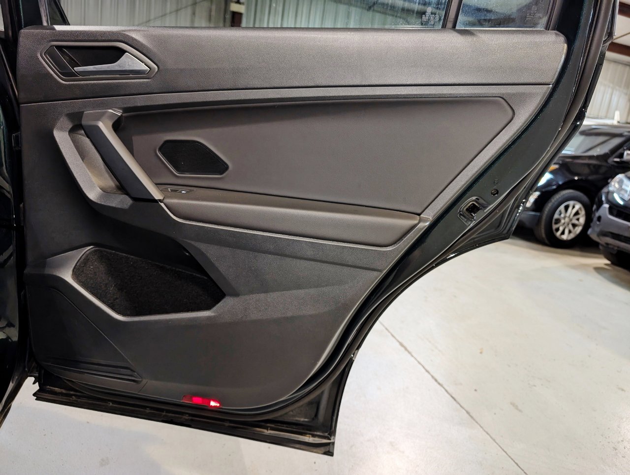 Used 2019 Volkswagen Tiguan SEL image 27