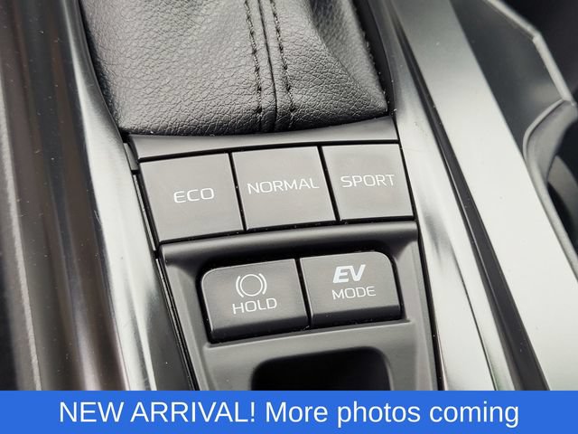 Used 2025 Toyota Camry SE FWD image 13