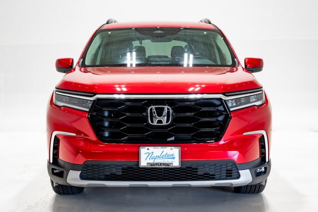 Used 2025 Honda Pilot Touring image 4