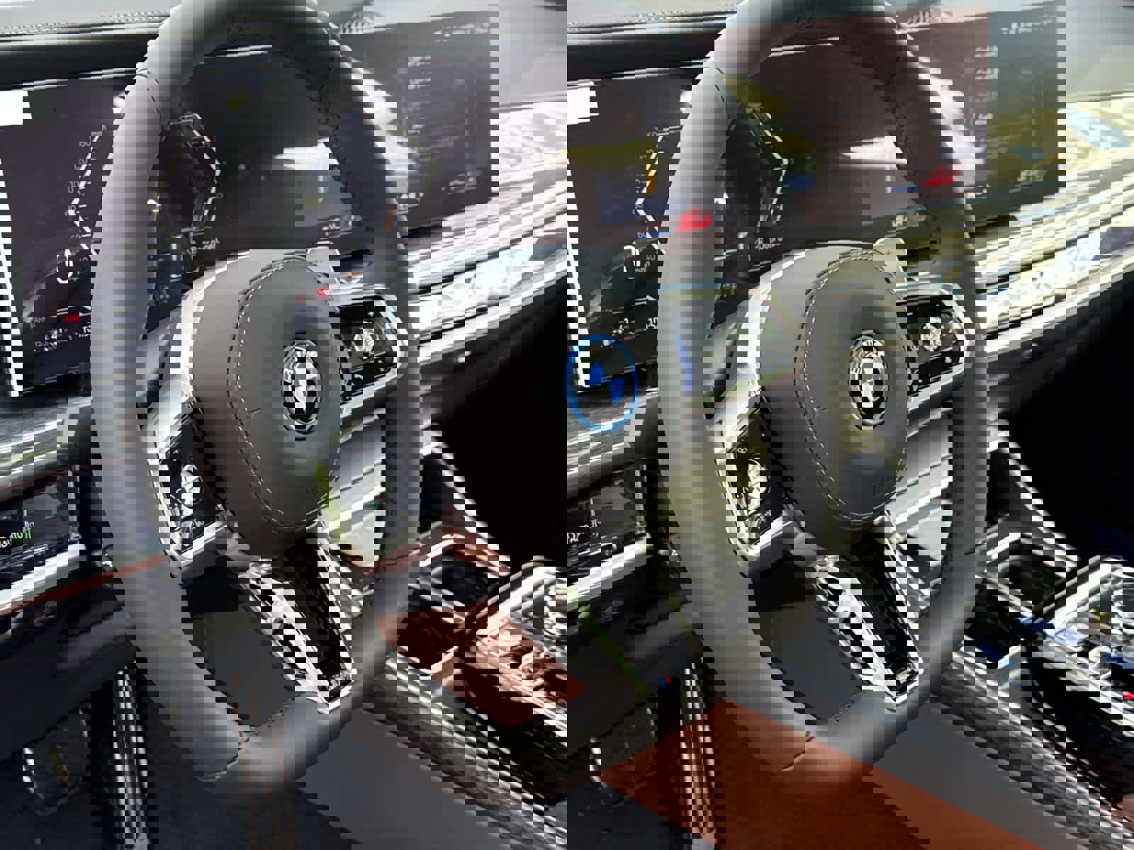 New 2026 BMW 750e xDrive 750e xDrive w/ Executive Package image 2