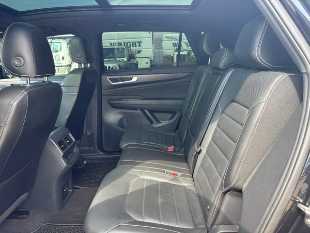 Used 2024 Volkswagen Atlas Cross Sport SEL R-Line AWD/4WD image 31