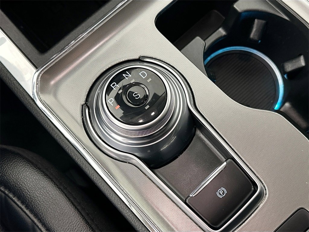 Used 2024 Ford Edge Titanium image 23