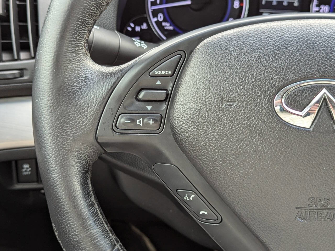 Used 2015 INFINITI Q40 AWD w/ Moonroof Package image 25