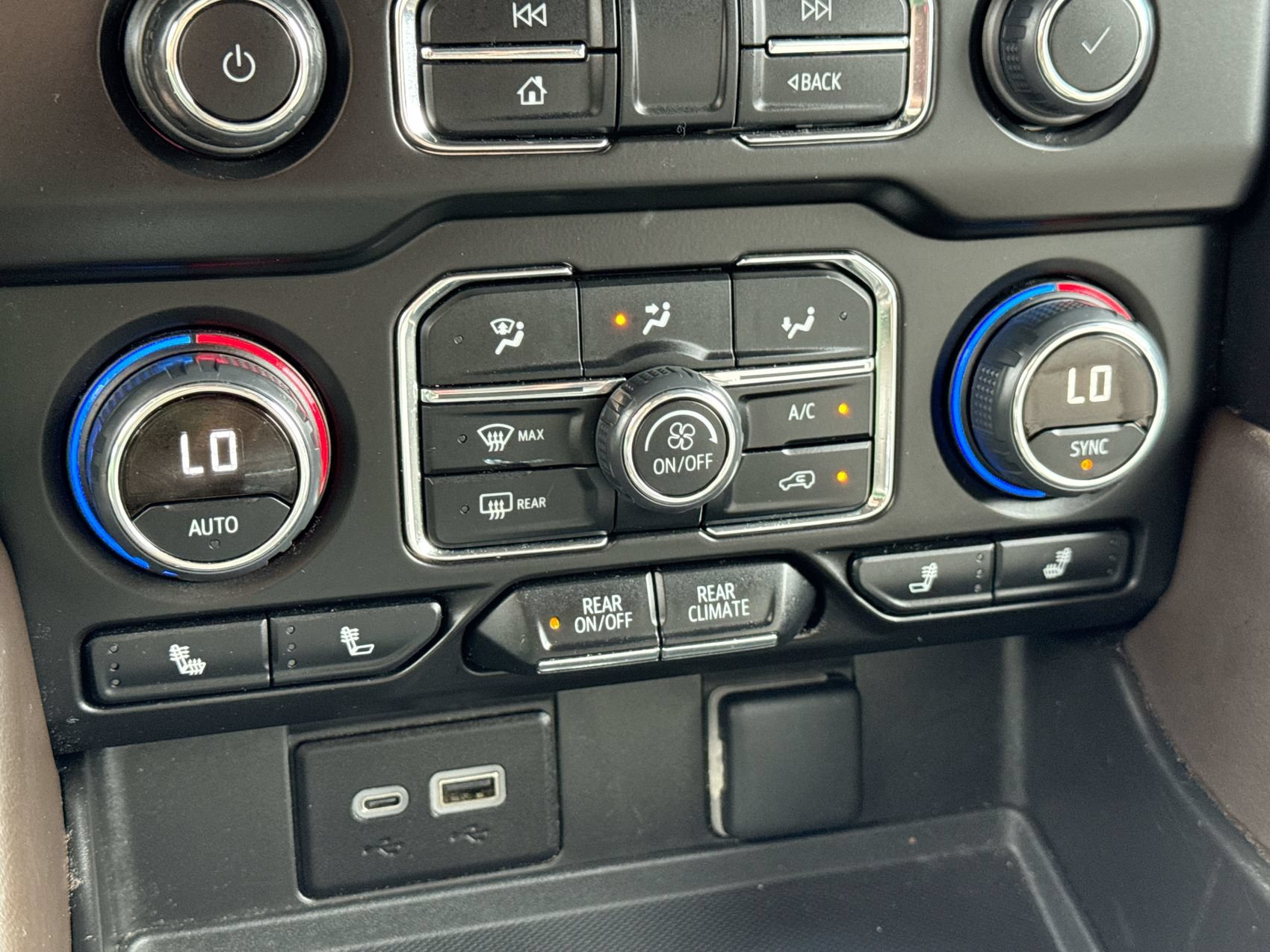 Used 2024 Chevrolet Tahoe LT RWD image 19