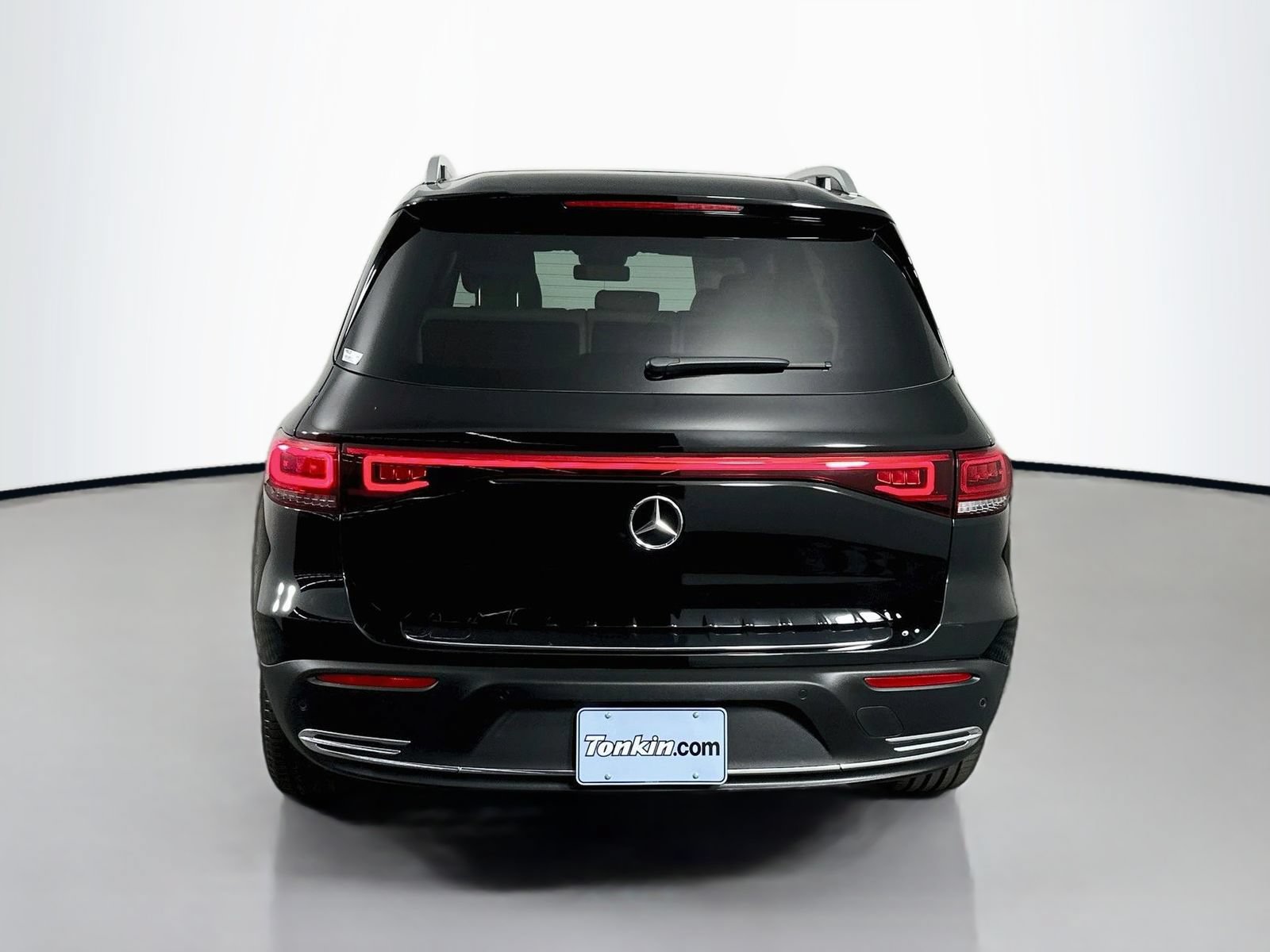 Used 2023 Mercedes-Benz EQB 300 4MATIC w/ Exclusive Package image 6