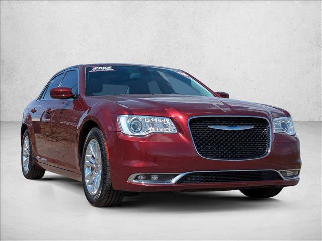 Used 2018 Chrysler 300 Touring L image 3