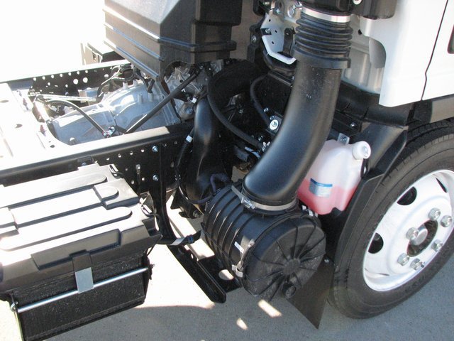 New 2024 Chevrolet Low Cab Forward 5500XG RWD image 14