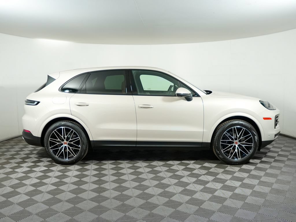 Certified 2026 Porsche Cayenne AWD/4WD image 8