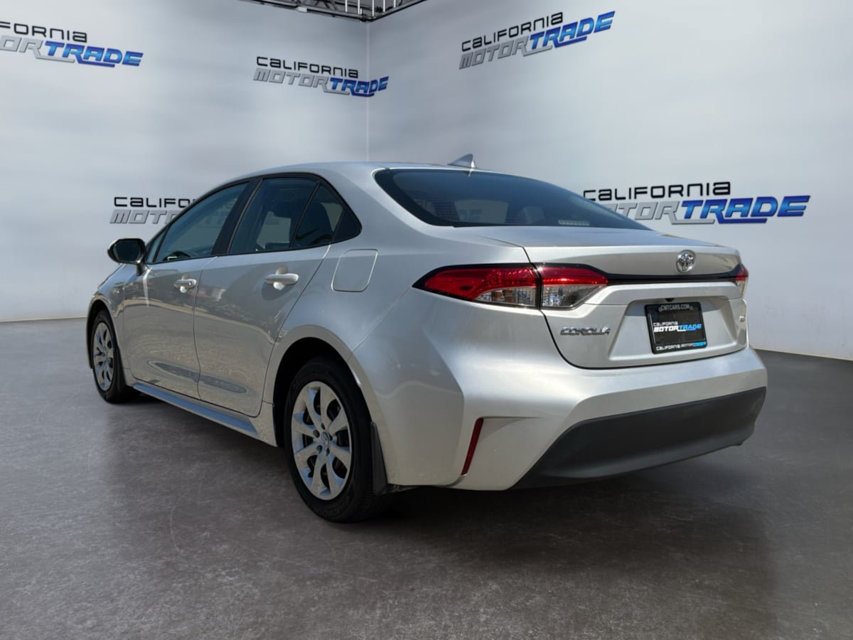 Used 2025 Toyota Corolla LE FWD image 7