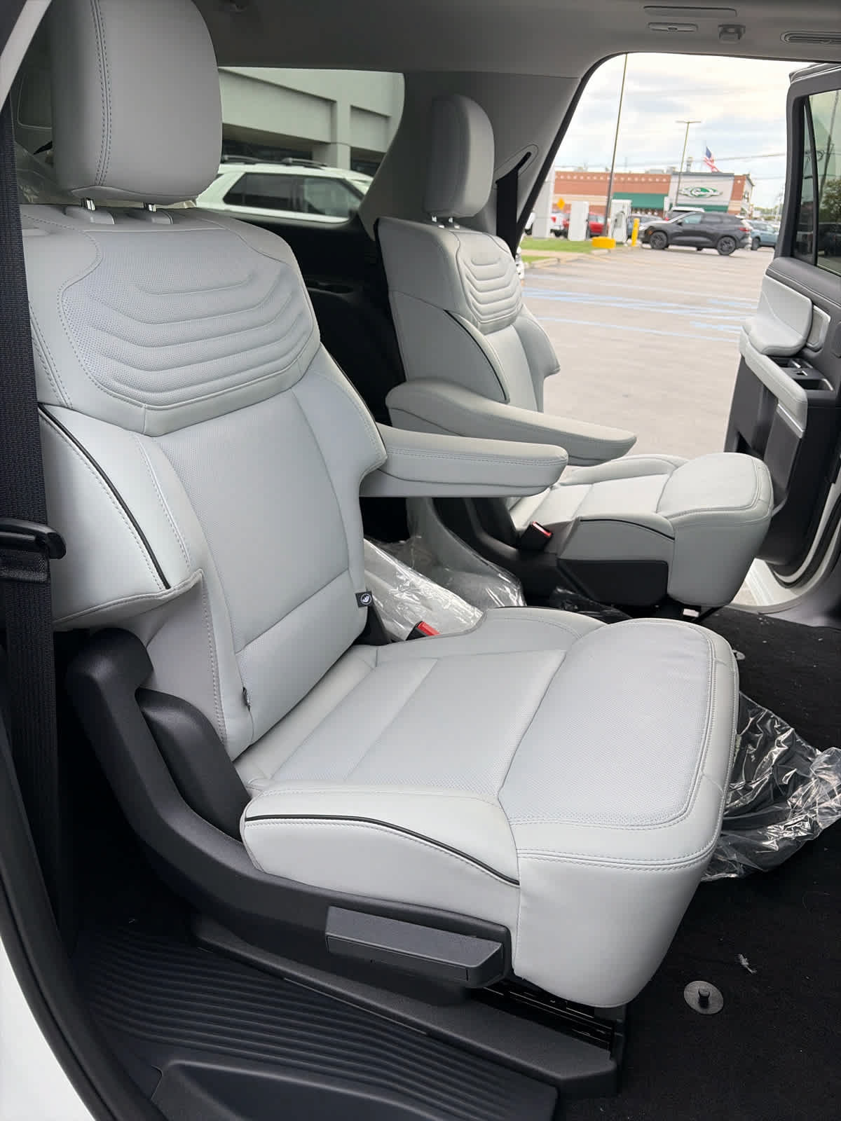 New 2027 Ford Expedition Max Platinum w/ Platinum Ultimate Package AWD/4WD image 25