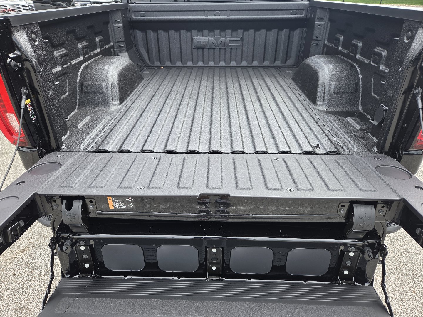 New 2026 GMC Sierra 1500 AT4 w/ AT4 Premium Package AWD/4WD image 24
