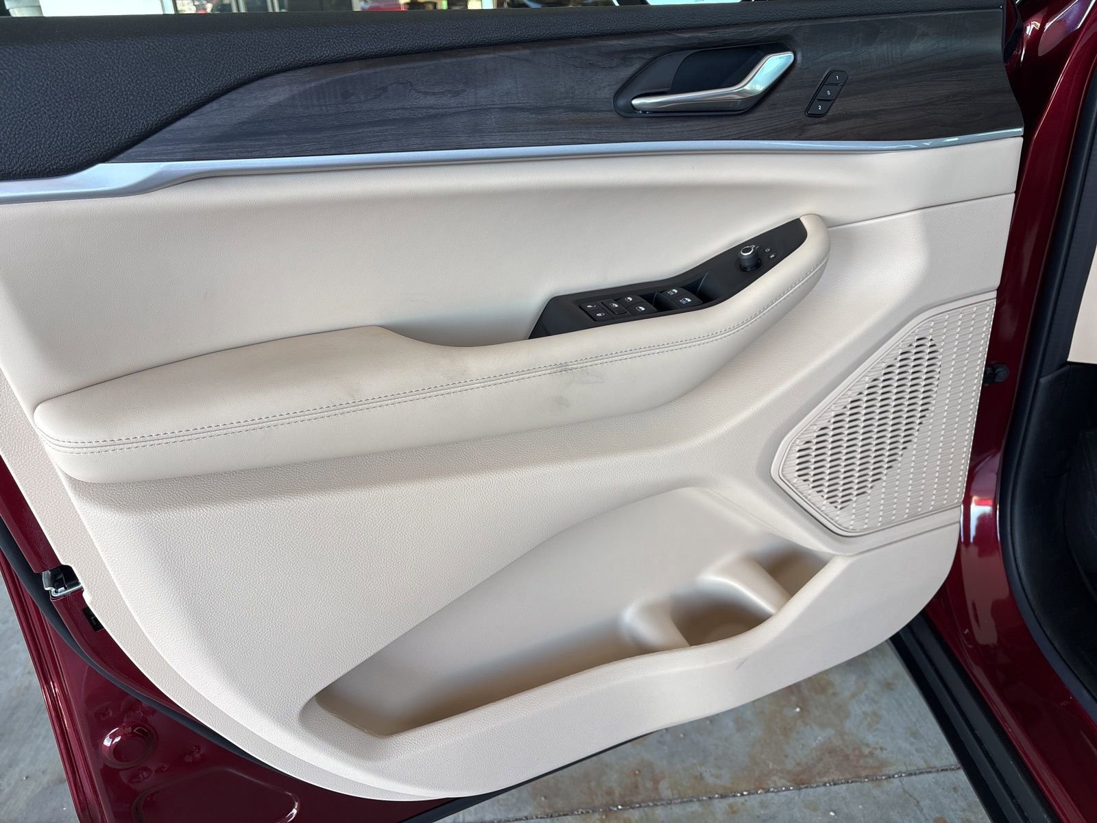 New 2025 Jeep Grand Cherokee Limited image 10