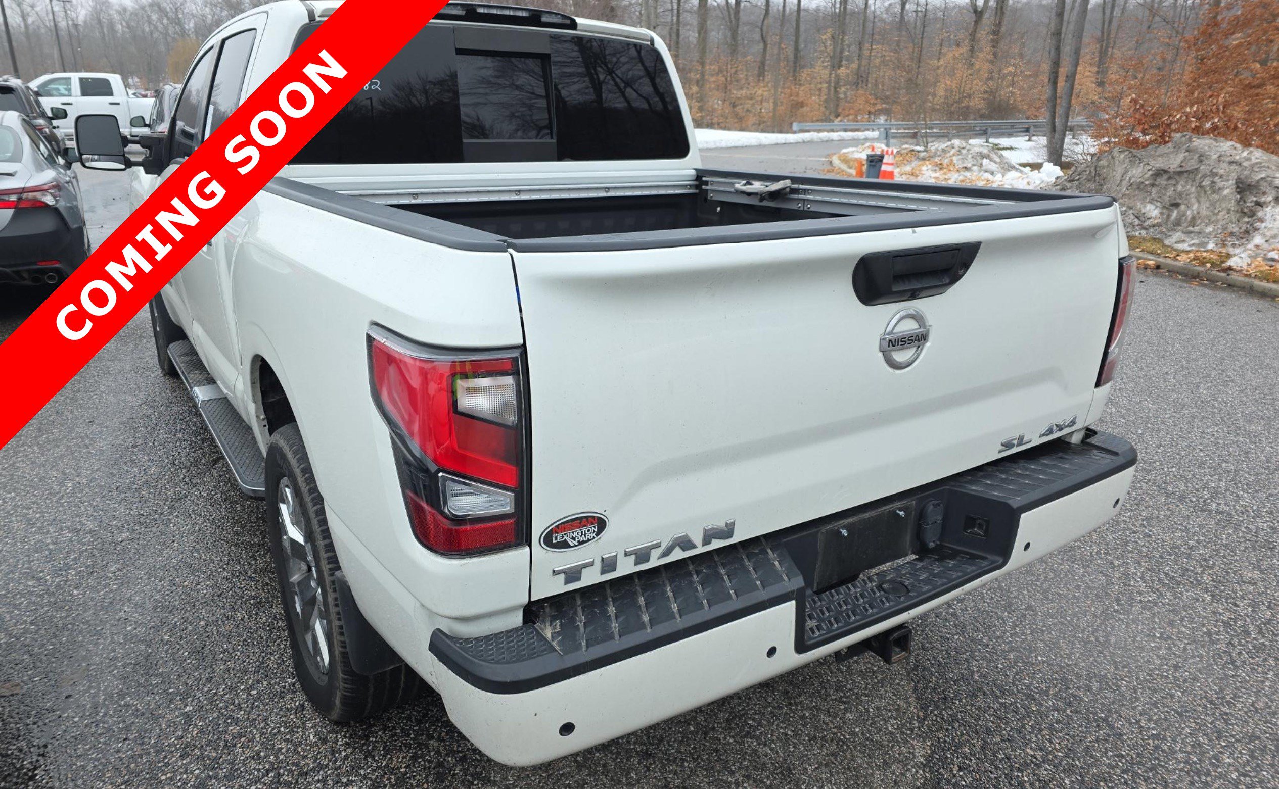 Used 2021 Nissan Titan SL w/ Moonroof Package AWD/4WD image 3