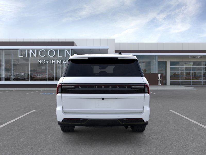 New 2025 Lincoln Navigator L Reserve image 5