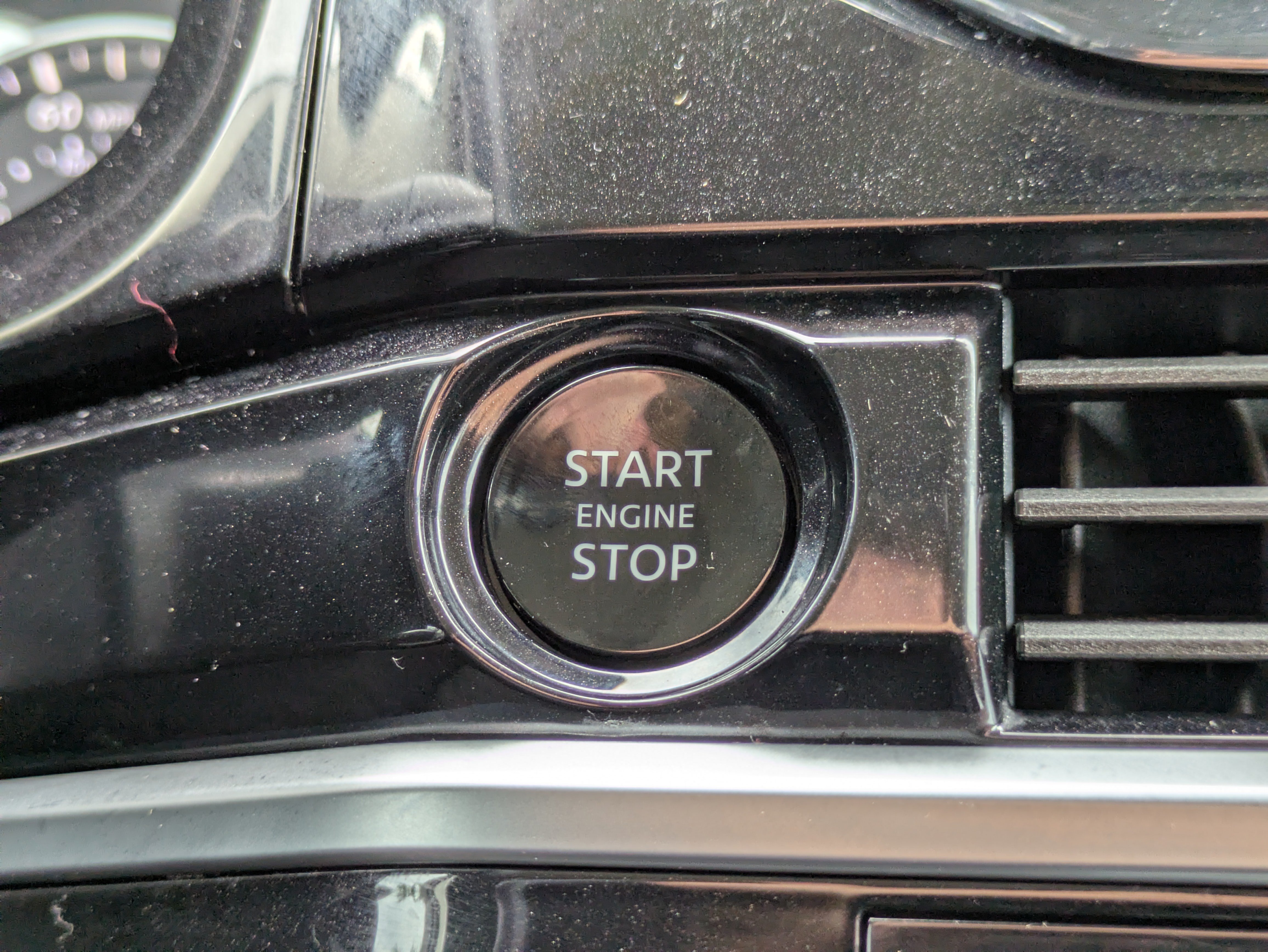 Used 2025 Nissan Pathfinder SL AWD/4WD image 30
