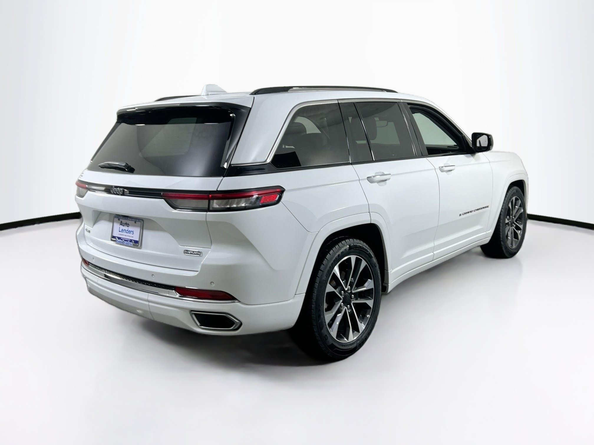 Used 2022 Jeep Grand Cherokee Overland AWD/4WD image 5