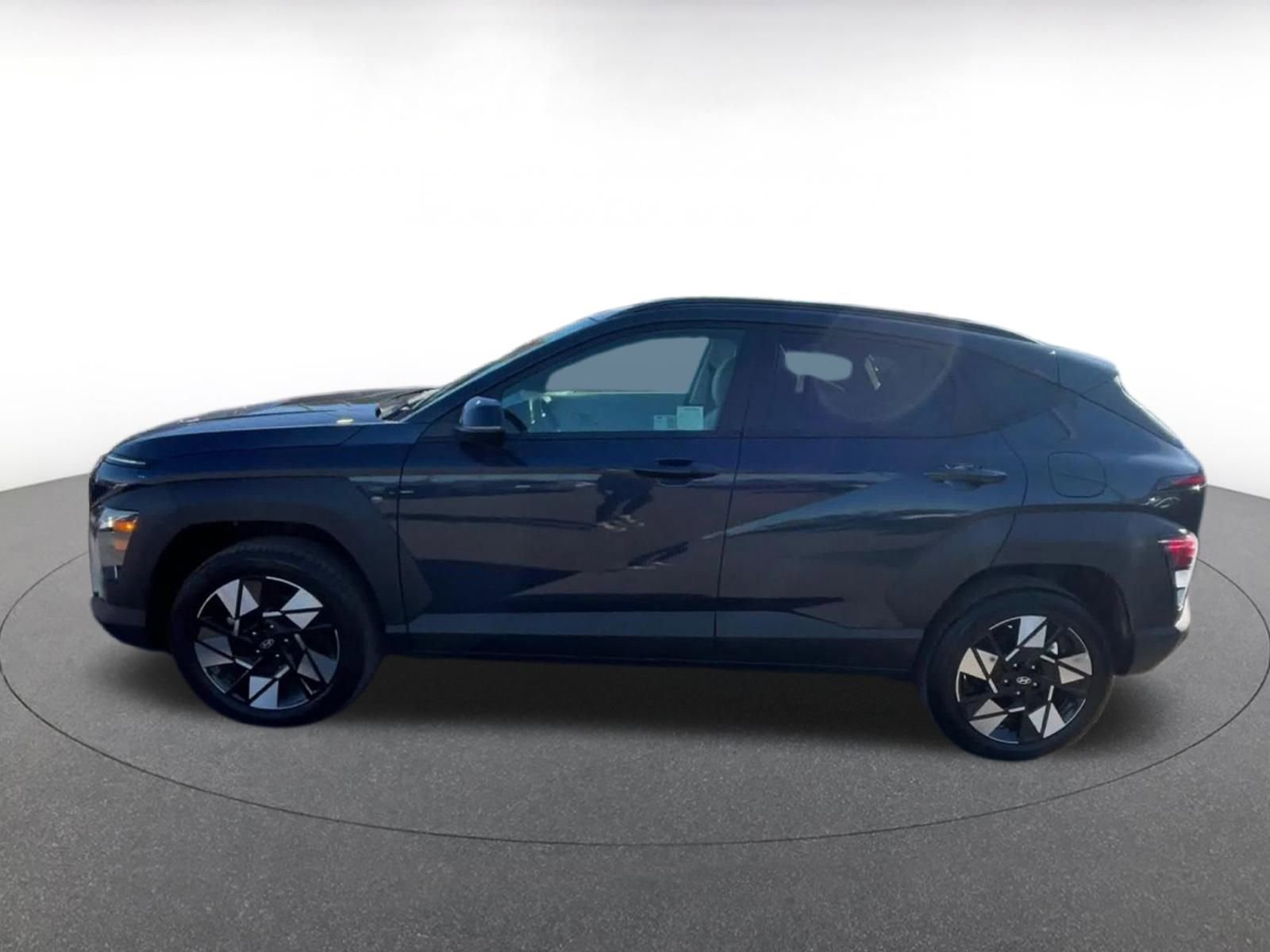 Used 2025 Hyundai Kona SEL image 9