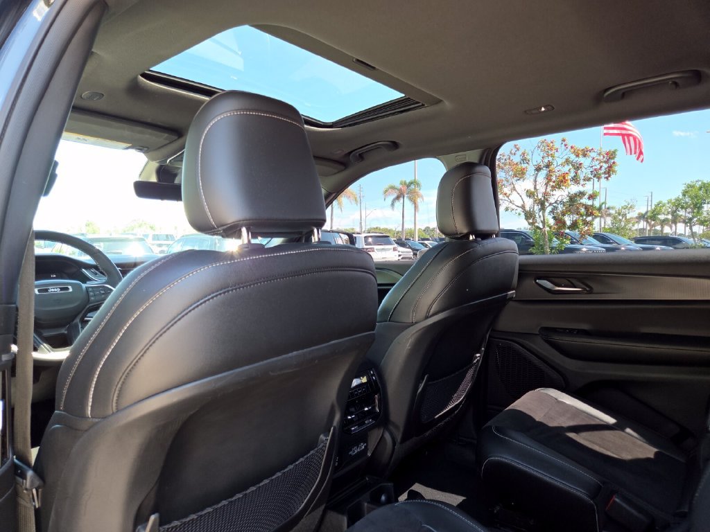 Certified 2024 Jeep Grand Cherokee L Altitude AWD/4WD image 26