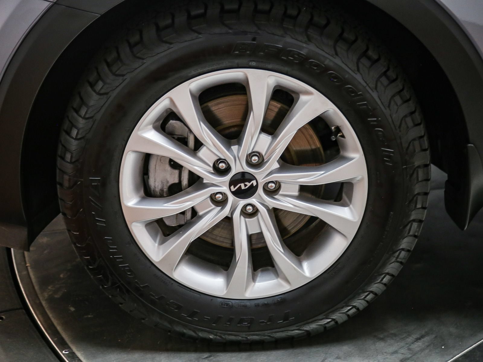 Used 2022 Kia Telluride LX AWD/4WD image 10