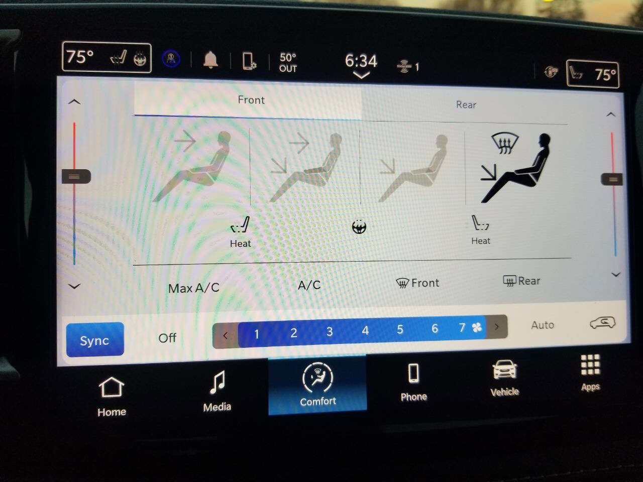 Certified 2024 Chrysler Pacifica Touring-L image 35