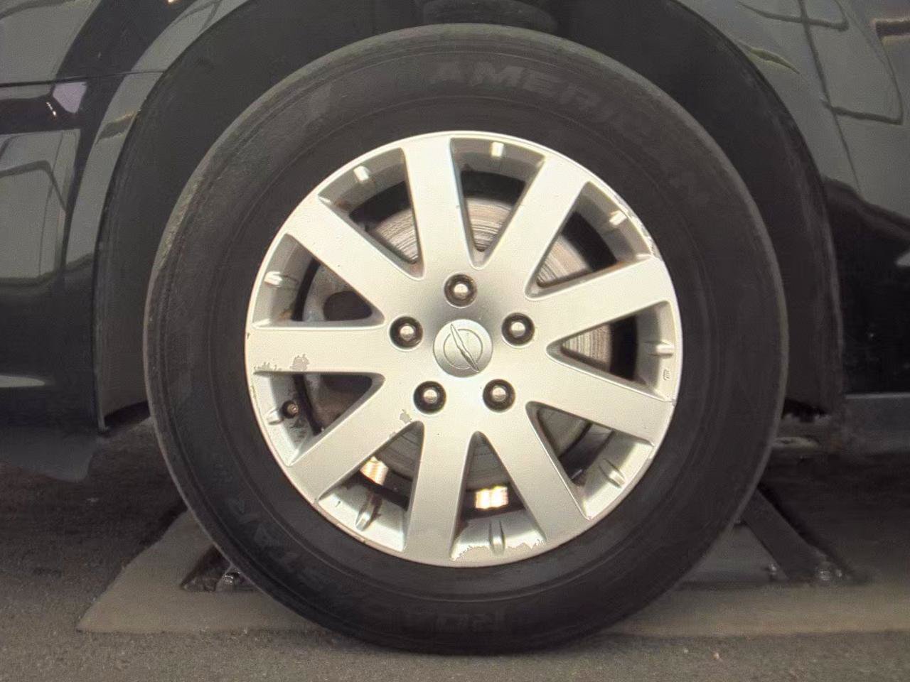 Used 2014 Chrysler Town & Country Touring FWD image 6