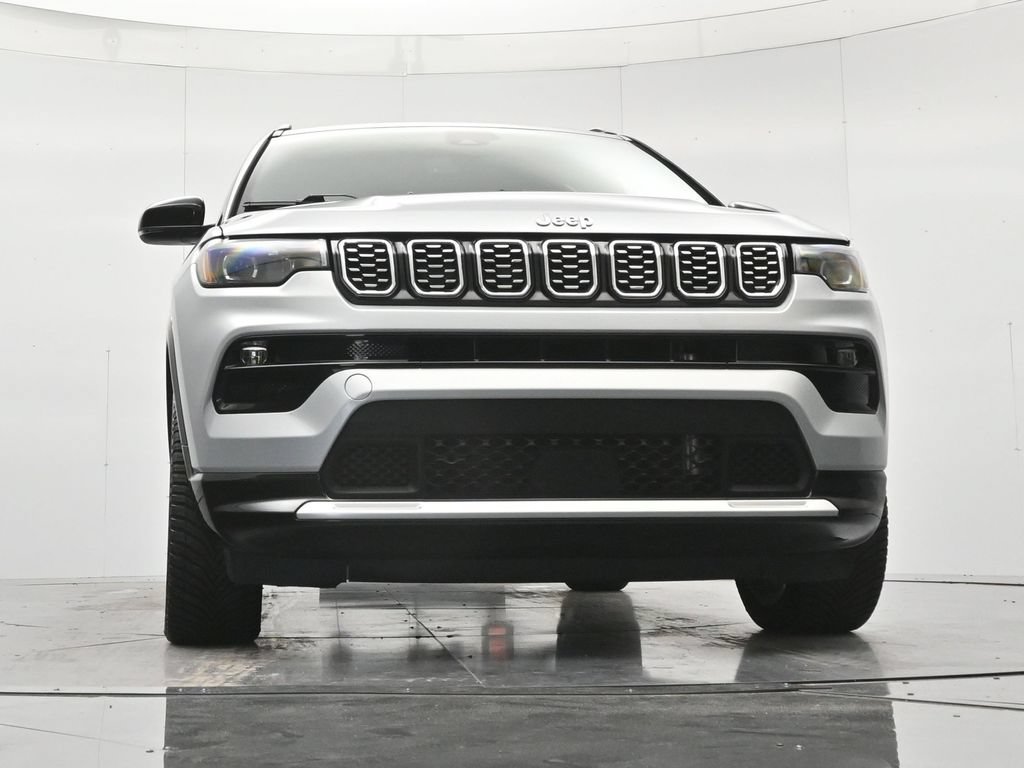 Used 2025 Jeep Compass Limited w/ Elite Group AWD/4WD image 39