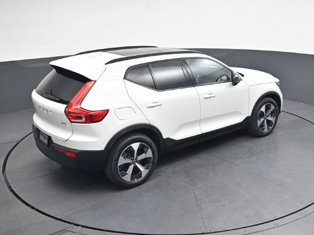 Used 2023 Volvo XC40 B4 Ultimate FWD image 23