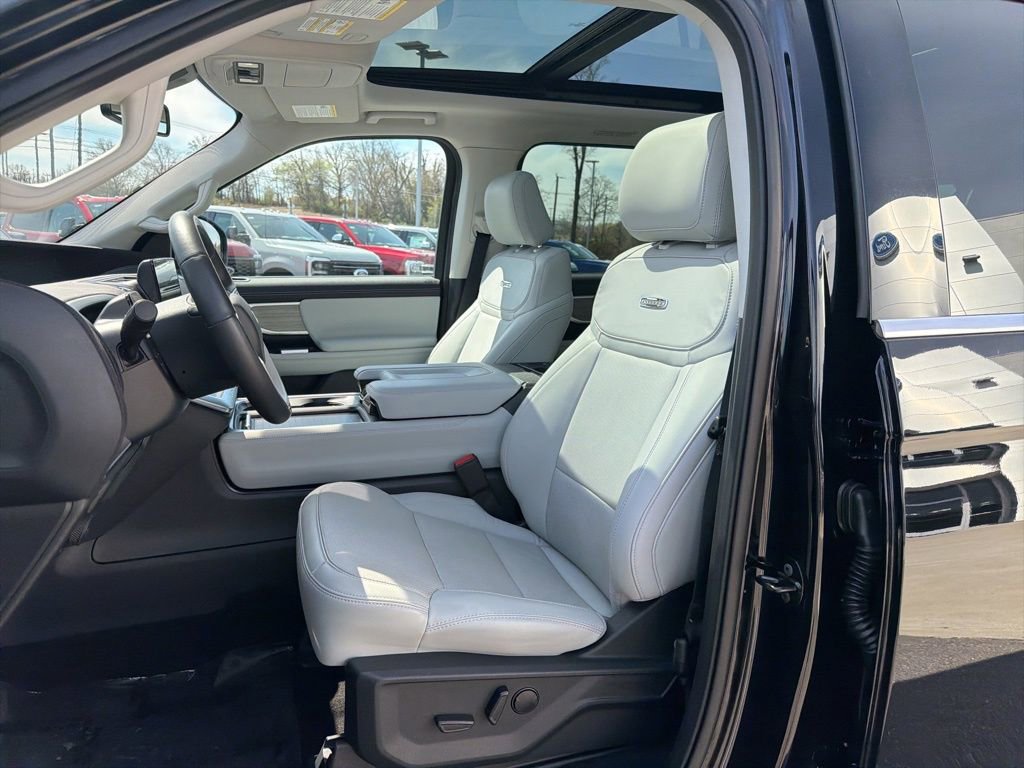 Certified 2025 Ford Expedition Max Platinum image 9