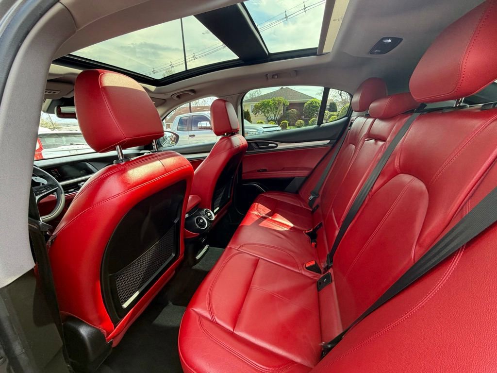 Used 2019 Alfa Romeo Stelvio Sport w/ Quick Order Package 22J Sport AWD/4WD image 18