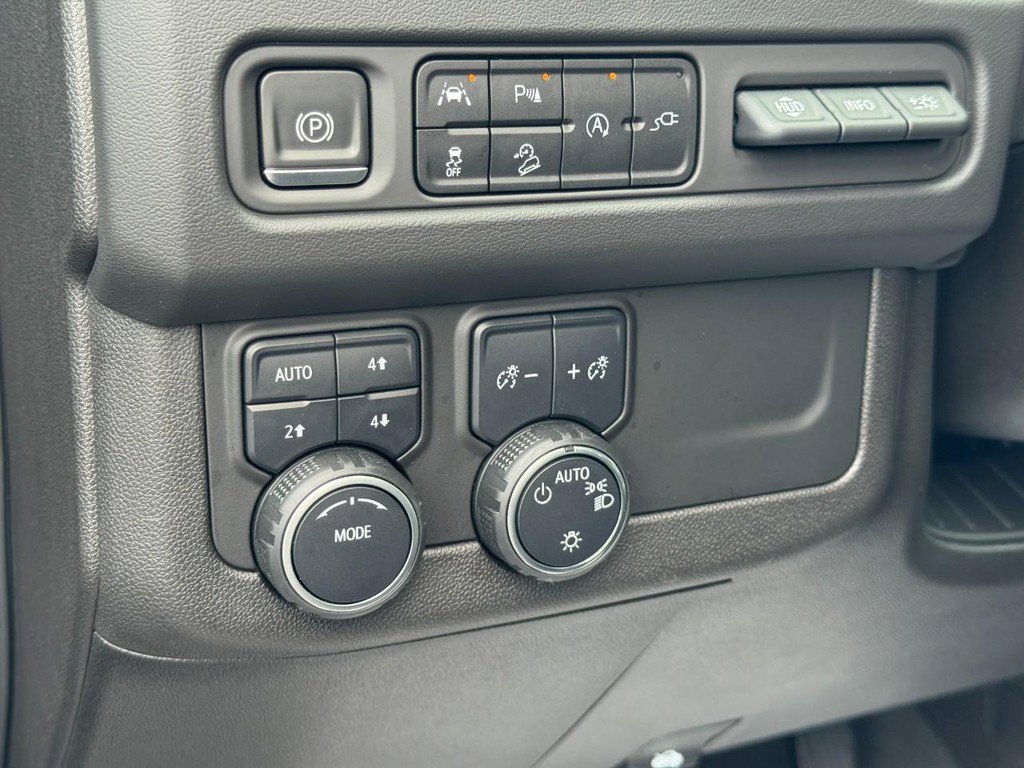 Certified 2021 Chevrolet Suburban High Country AWD/4WD image 18