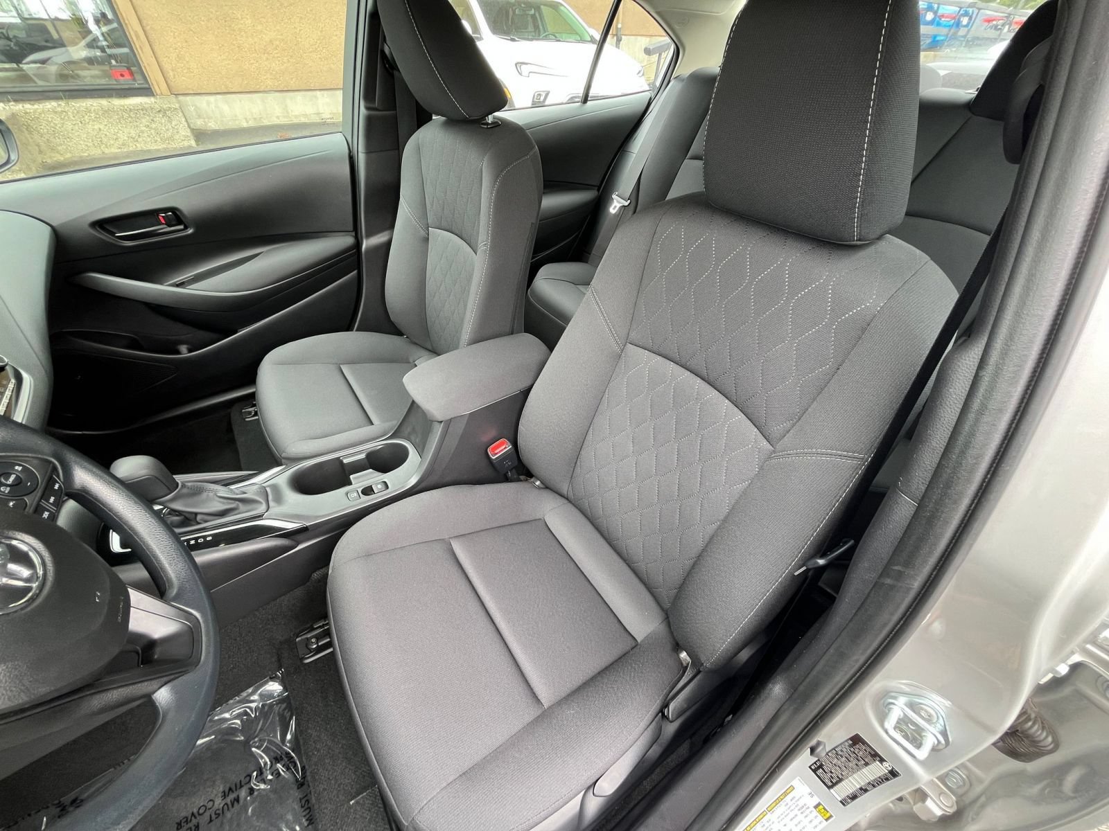 Used 2025 Toyota Corolla LE FWD image 36