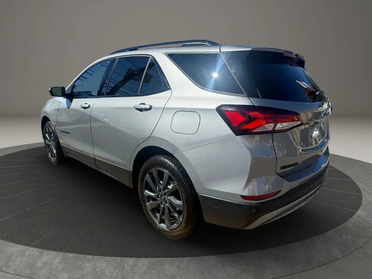 Used 2023 Chevrolet Equinox RS image 7