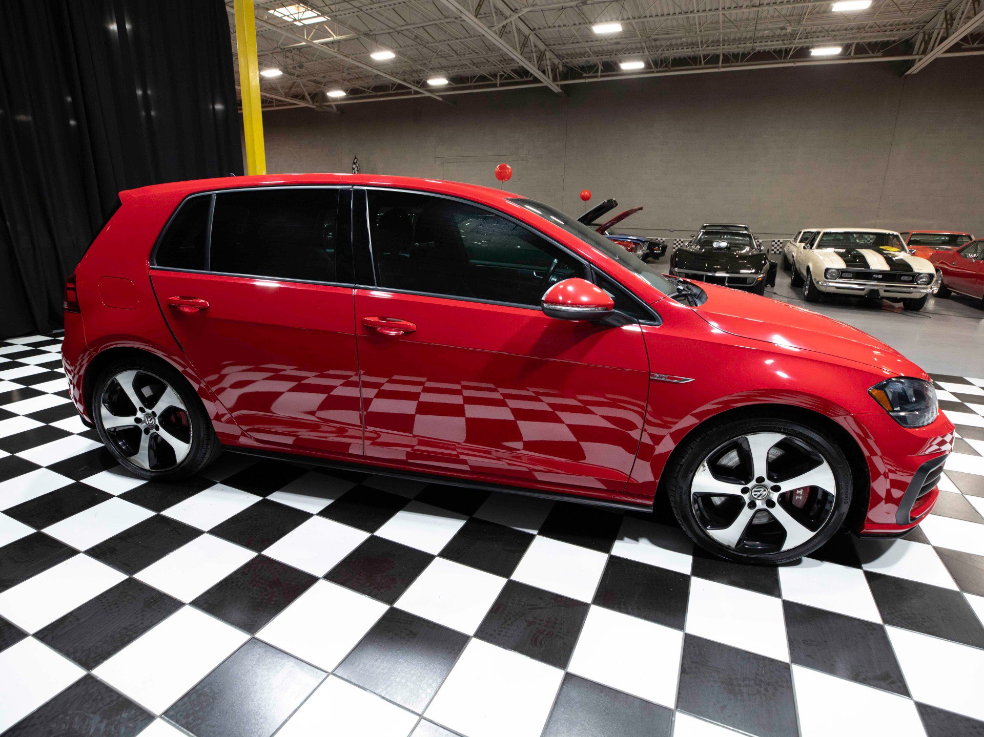Used 2019 Volkswagen Golf 4-Door FWD image 15