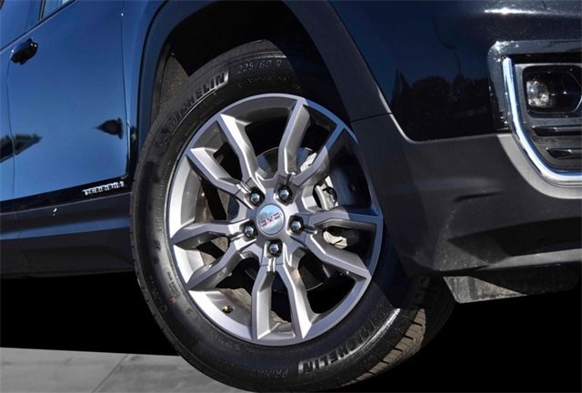 Used 2024 GMC Terrain SLT image 3