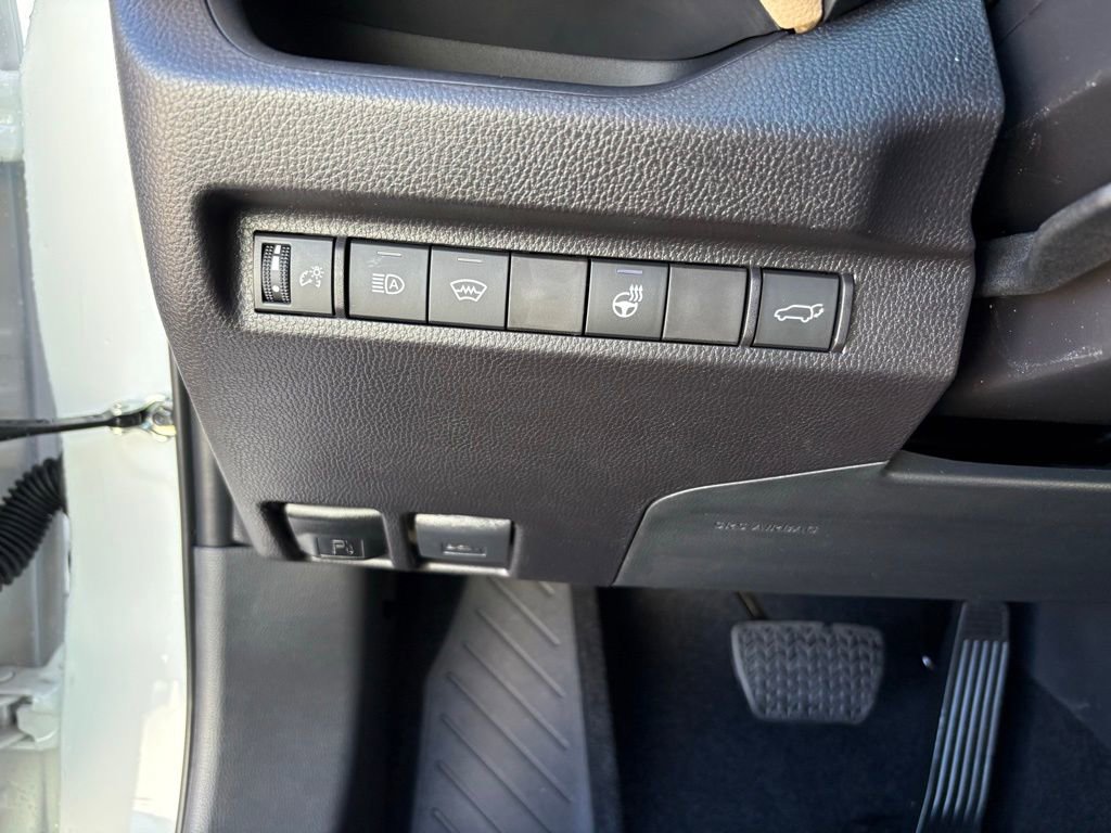 Used 2025 Toyota RAV4 XLE w/ Convenience Package image 23