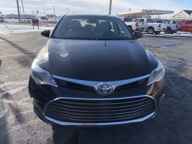 Used 2018 Toyota Avalon XLE Premium w/ All Weather Liner Package image 2