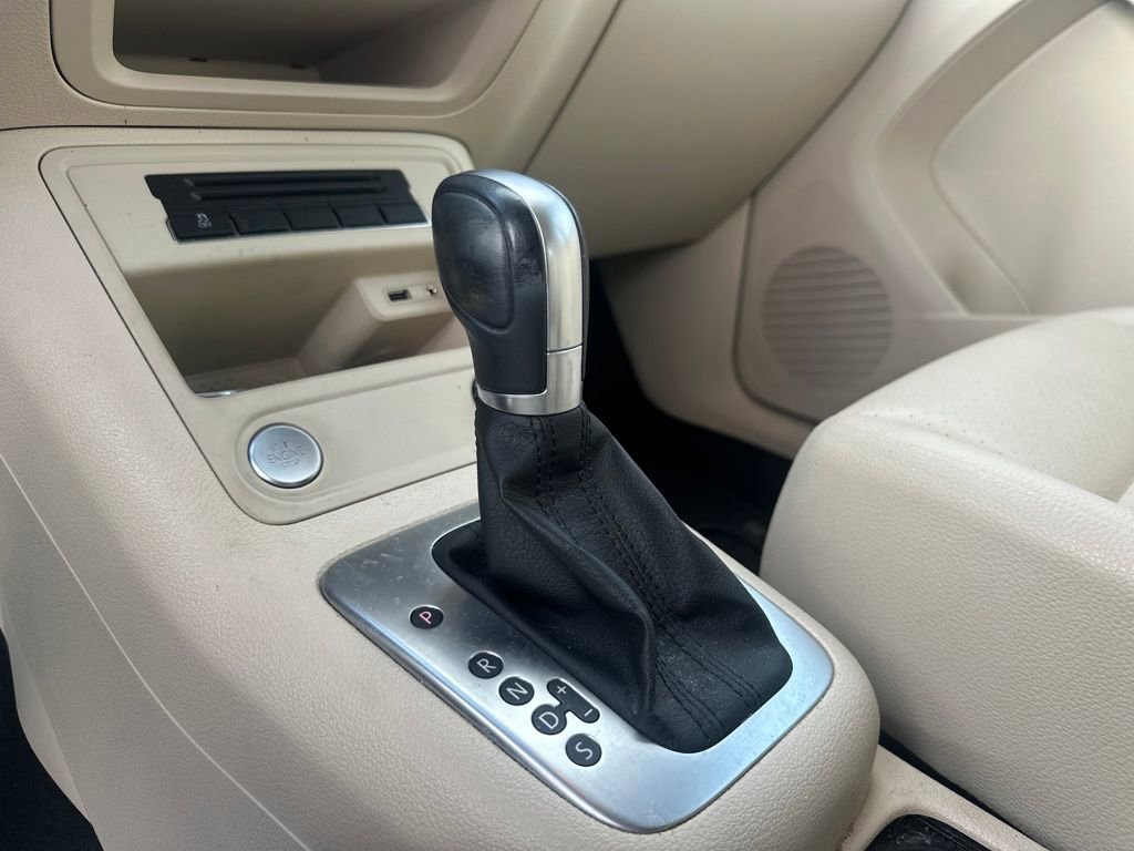 Used 2017 Volkswagen Tiguan S image 14