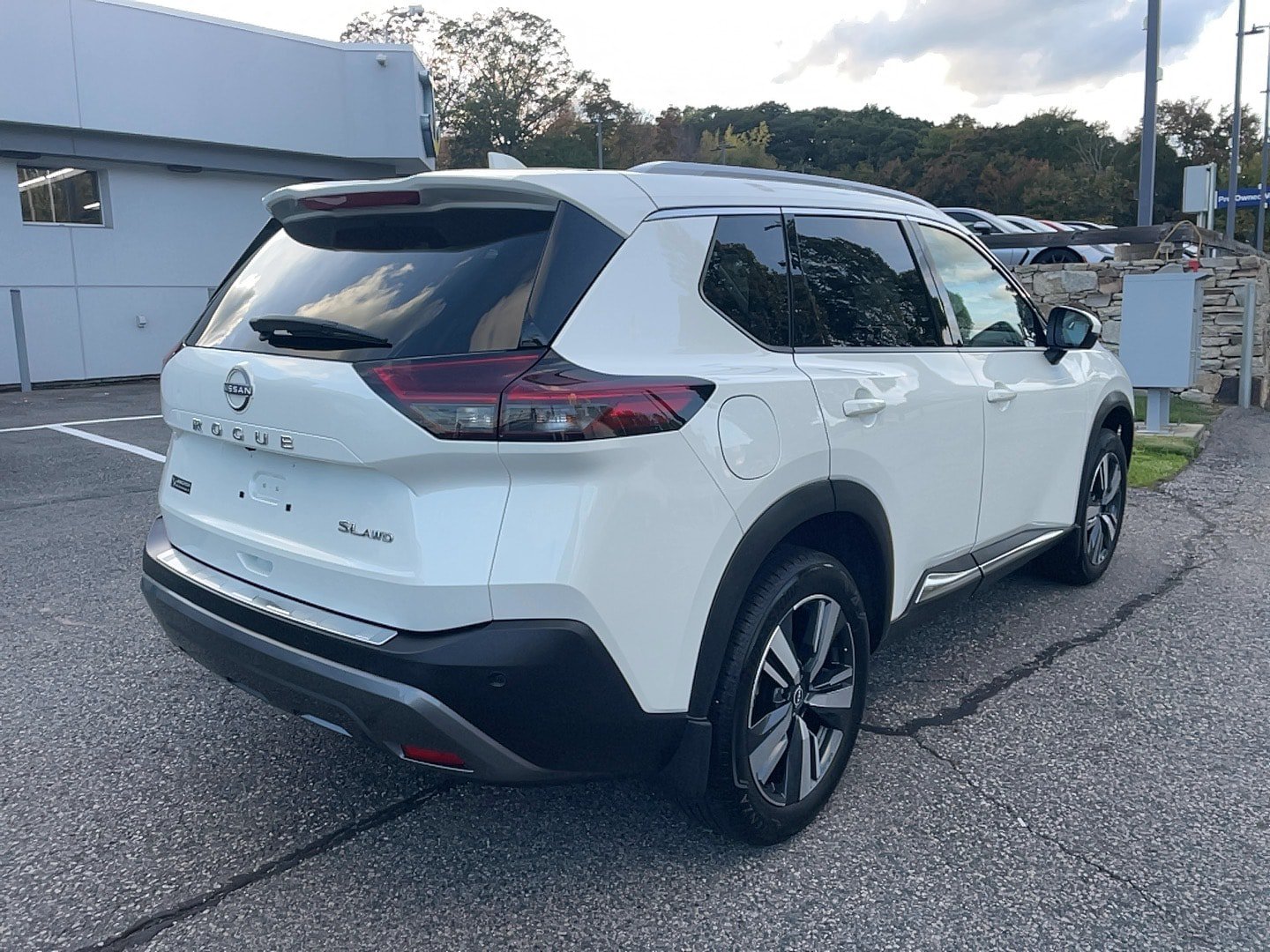 Used 2023 Nissan Rogue SL AWD/4WD image 20