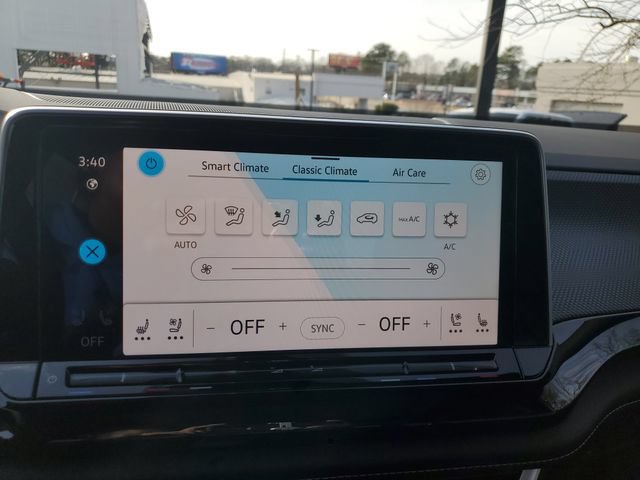 New 2026 Volkswagen Atlas Cross Sport SEL Premium R-Line AWD/4WD image 21